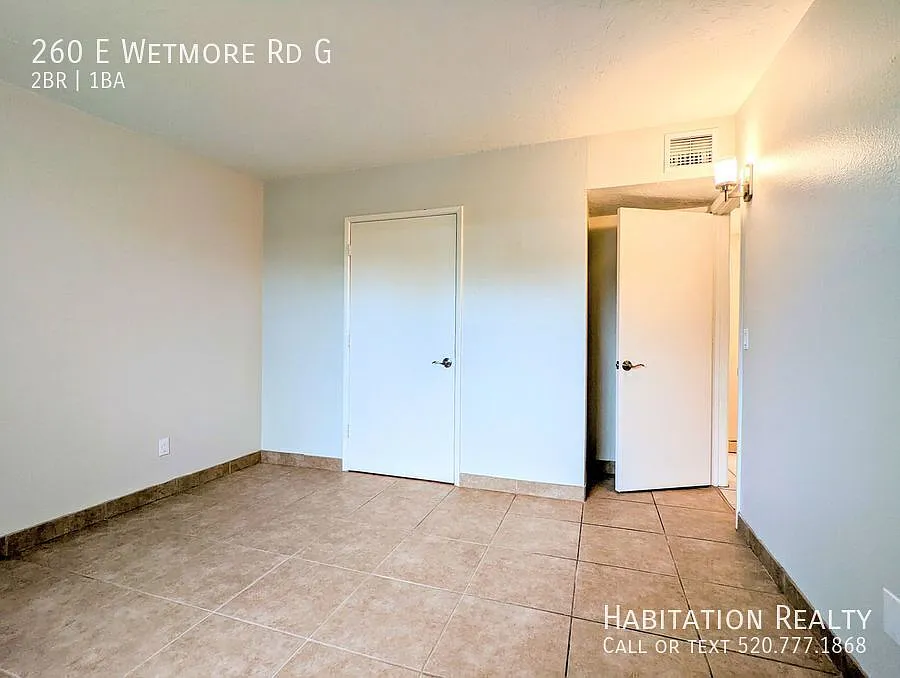 Beautifully renovated brick, 2bed/1bath condo at Limberlost, near the Tucson Mall! — Photo 4
