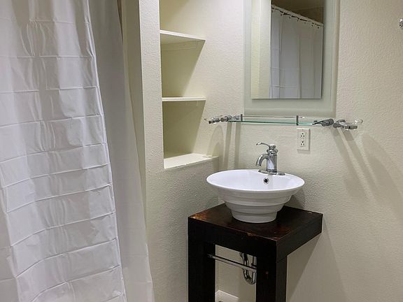 4th image of 701 S Madison Ave APT 517