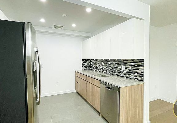 5th image of 28-16 21st St #4C