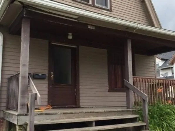 1606 S 10th St, Manitowoc, WI 54220