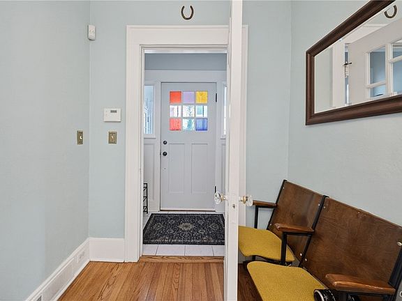 4th image of 213 Cambridge St