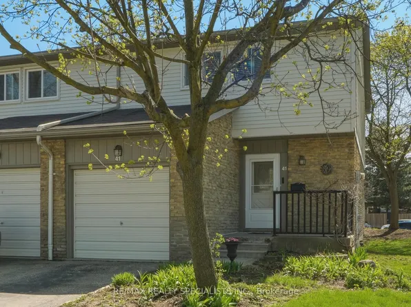 6779 Glen Erin Dr #41, Mississauga, ON L5N 2C1