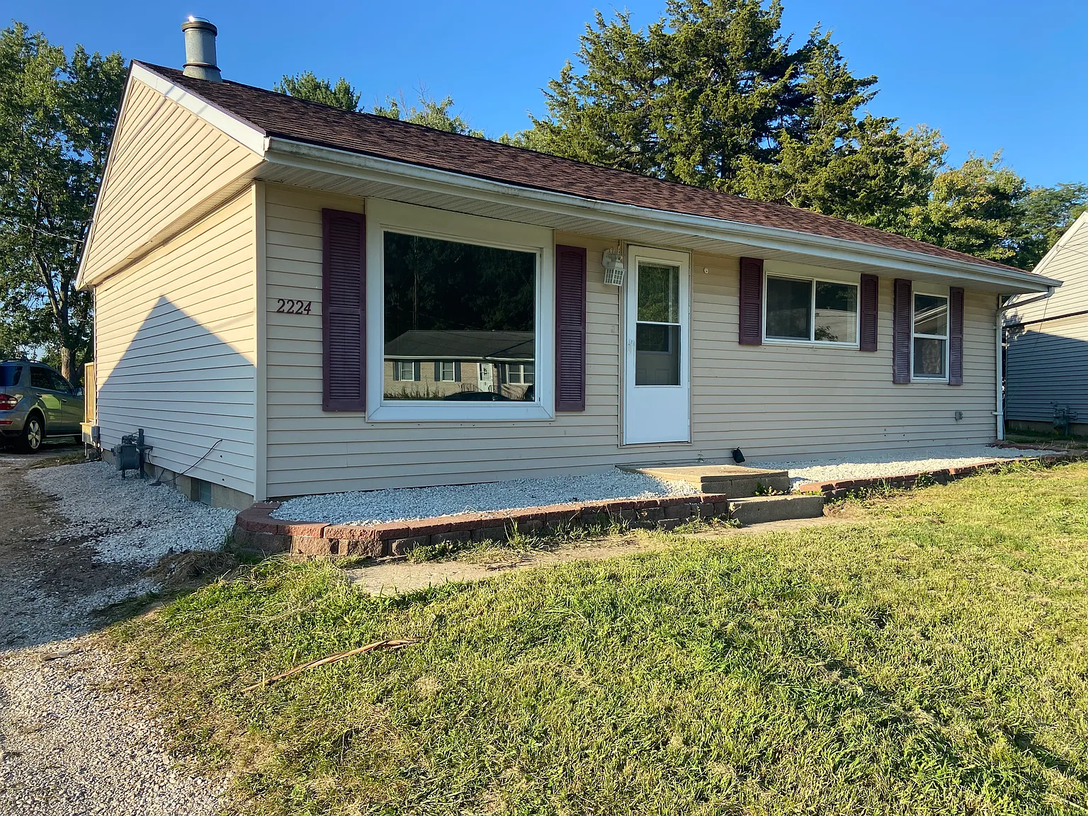 3 bed, 925 sqft, $1,500 — Photo 2