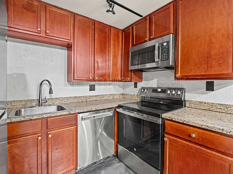 3419 Decatur St — Photo 11