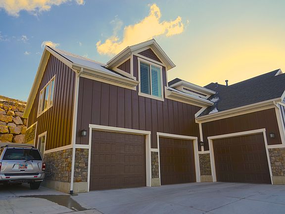 3 Car Garage