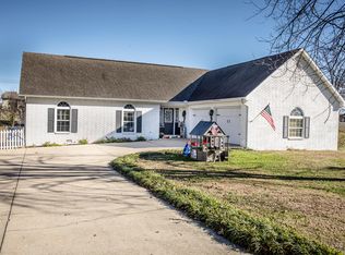 2608 Lee Anna Dr, West Plains, MO 65775