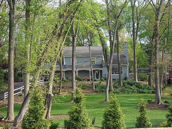 5th image of 1800 Whiteoaks Dr