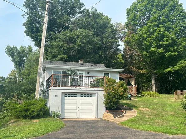 720 Baker St, Amery, WI 54001