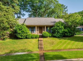 2102 Peach Tree Dr, Little Rock, AR 72211