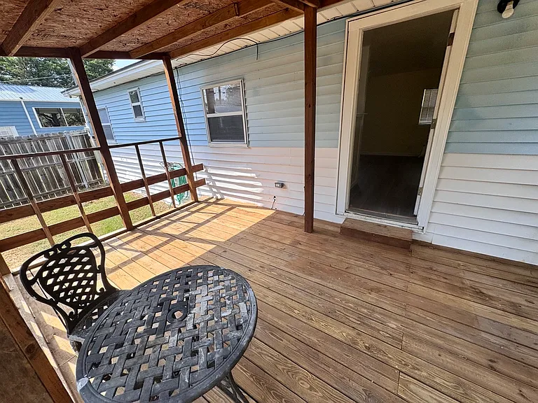 306 Dover Dr — Photo 8
