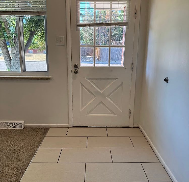 Tile Entryway | Great for removing shoes in Snow/Rain!