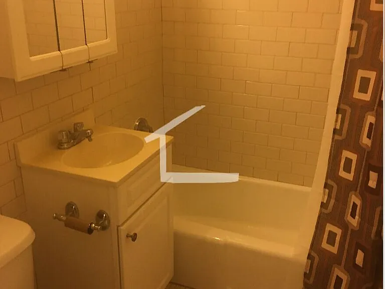 356 Market St #8 — Photo 4