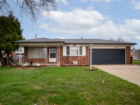 4935 Vista Ct, Sterling Heights, MI 48310