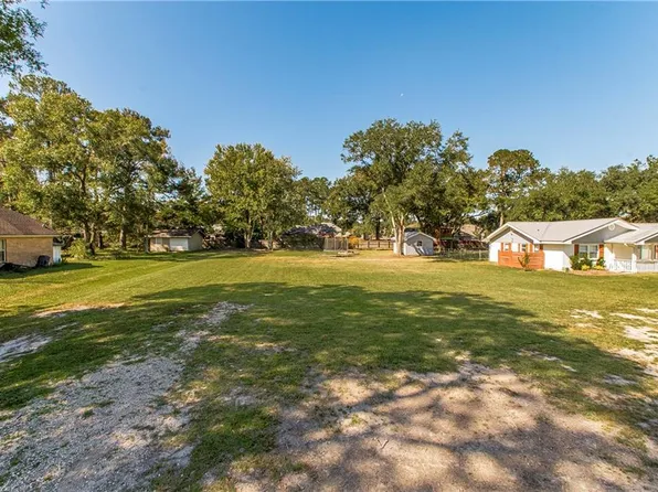 53 Oak Park Dr, Madisonville, LA 70447