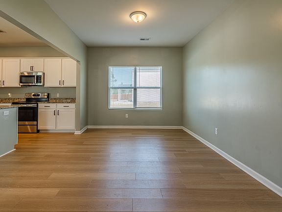 5th image of 242 Enclave Way