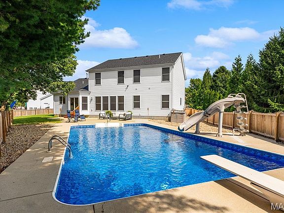 4th image of 869 Ashley Cove Ct