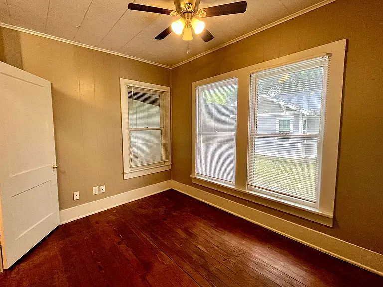 1002 Gregg St #CB — Photo 9
