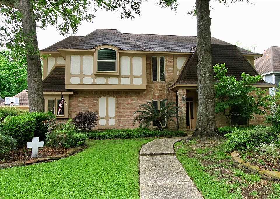 1st image of 2907 Woodland Ridge Dr