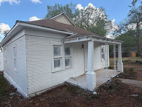 2nd image of 822 N Adams Ave