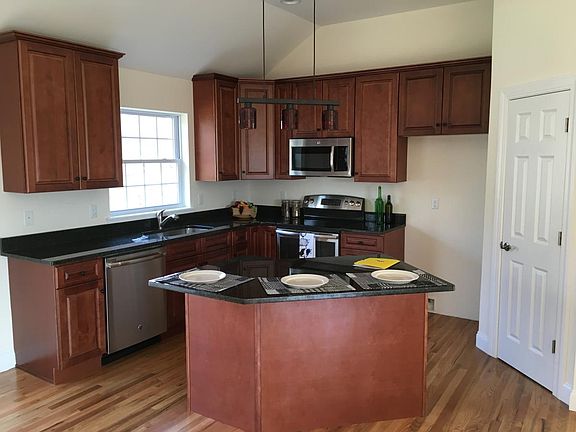 Kitchen without Fridge (Fridge included)