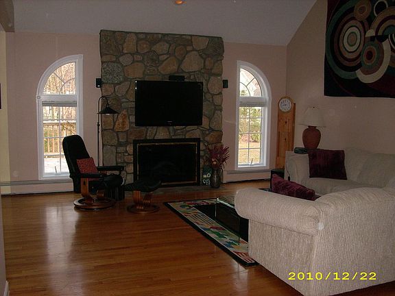 great room w fireplace