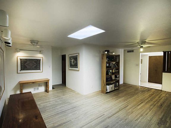 5th image of 114 La Paloma St