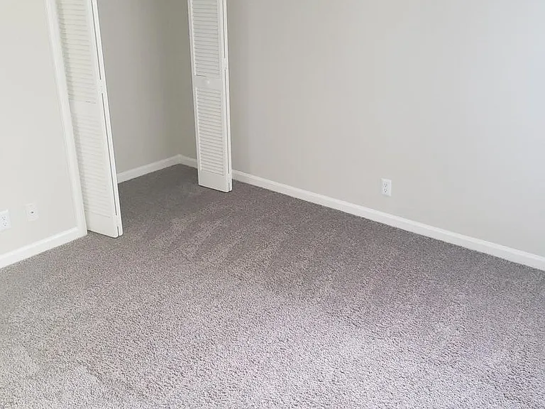 Waterway Crossing Apartments — Photo 22
