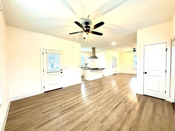 3rd image of 890 S One Mile Rd