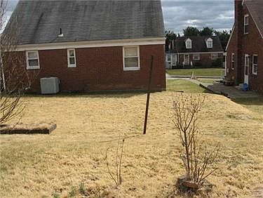 4th image of 739 McArthur Dr