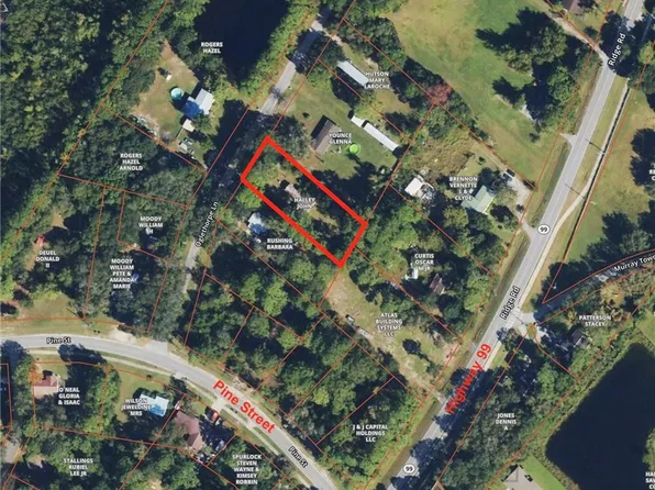 1006 Oglethorpe Ln, Darien, GA 31305