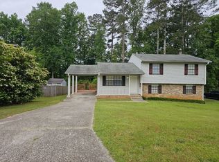 6099 Tina Ln, Rex, GA 30273