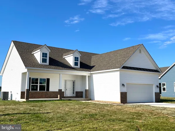 29 Santiago Cir, Martinsburg, WV 25403
