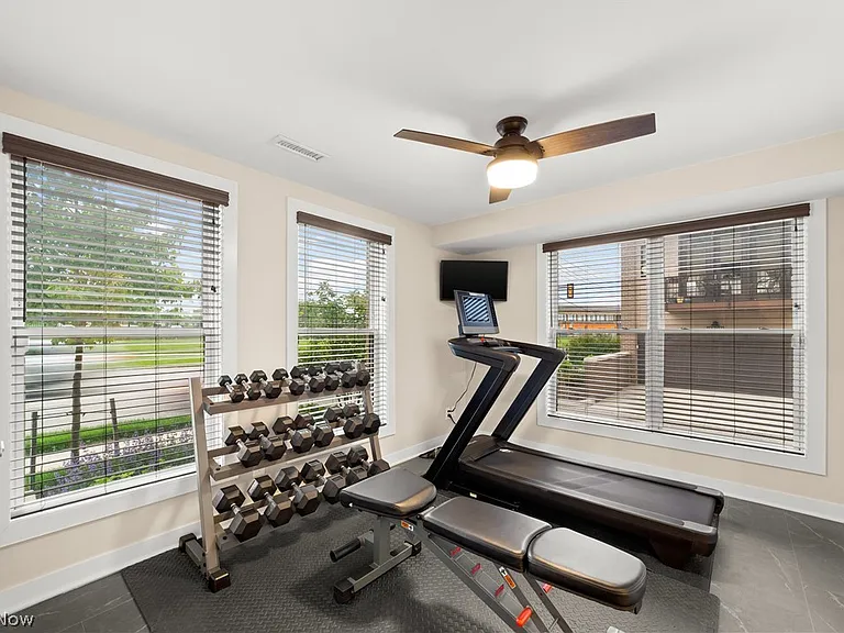 11202 N Park Pl — Photo 25