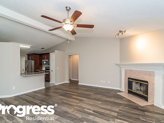 4th image of 9049 Bridgecreek Dr