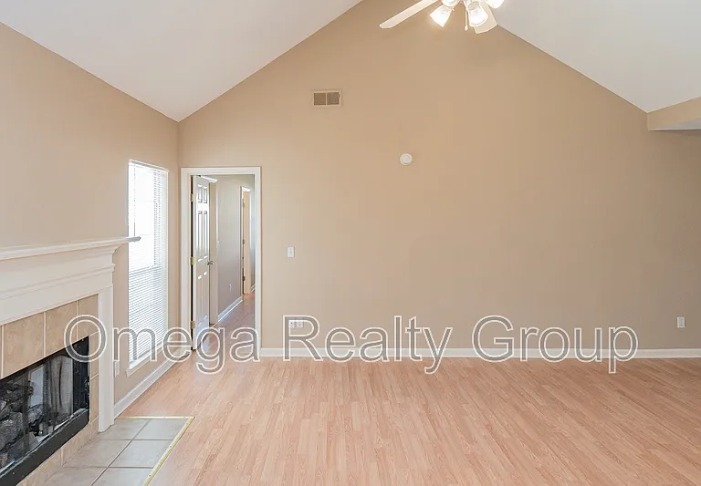 2022 Edgewood Dr — Photo 10