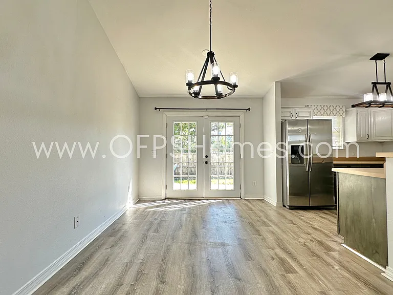 2426 Houston Cir — Photo 8