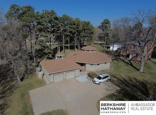 10922 Fowler Ave, Omaha, NE 68164