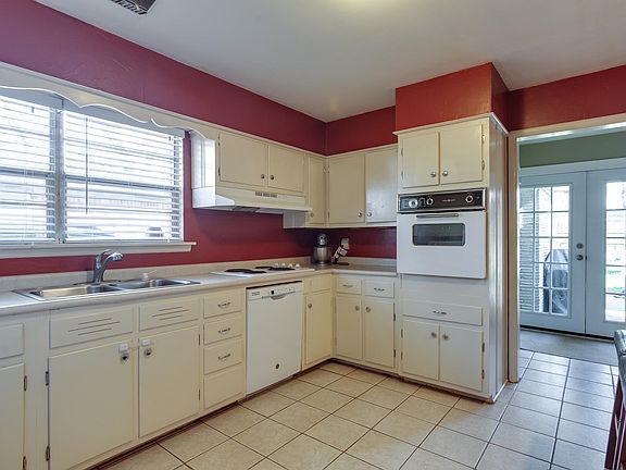 5th image of 5136 Woodlark Ave