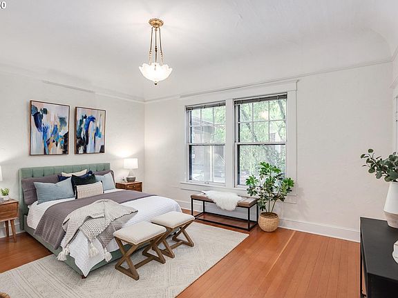 4th image of 2129 NW Northrup St APT 1