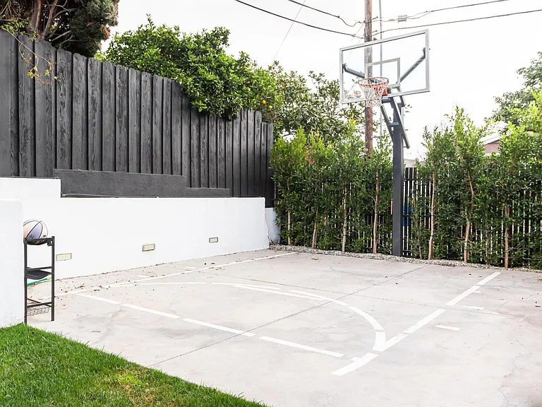 12901 Warren Ave — Photo 11