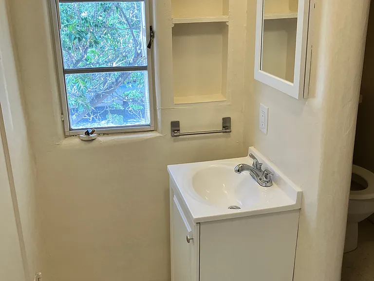 112 Mesa St SE #1/2 — Photo 16