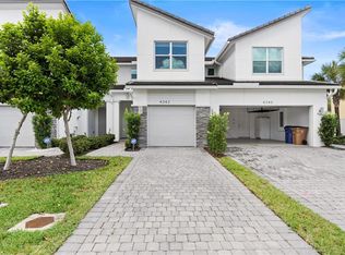 4342 Lago Dr, Pompano Beach, FL 33064