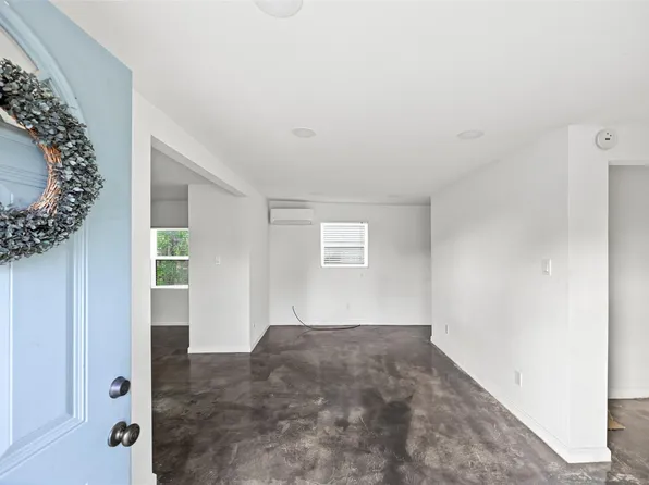 7303 Market St, Houston, TX 77020