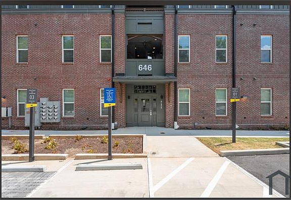 5th image of 646 Echo St NW