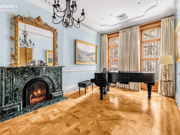 129 East 35th Street image 2 of 19