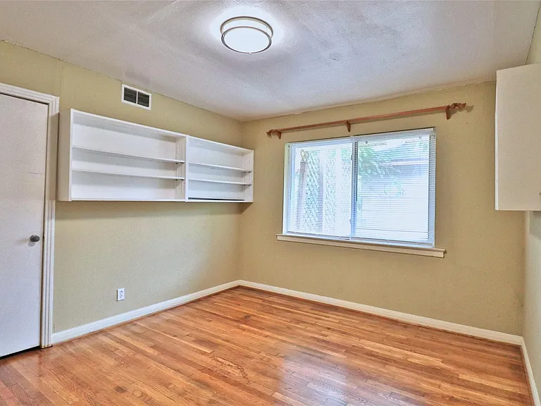 3210 Cloverdale St — Photo 23