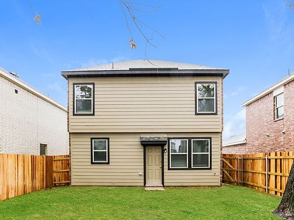 3rd image of 1307 Ester Ln