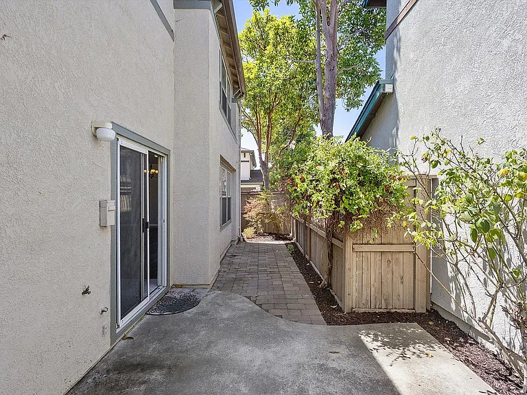 1 Challen Ct — Photo 20