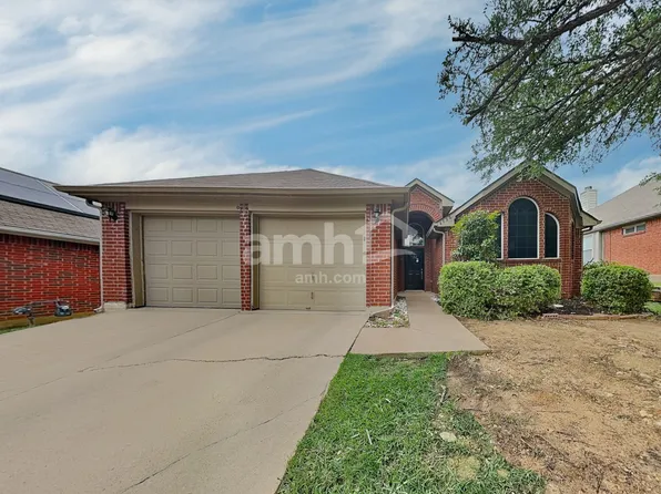 4736 N Cascades St, Fort Worth, TX 76137