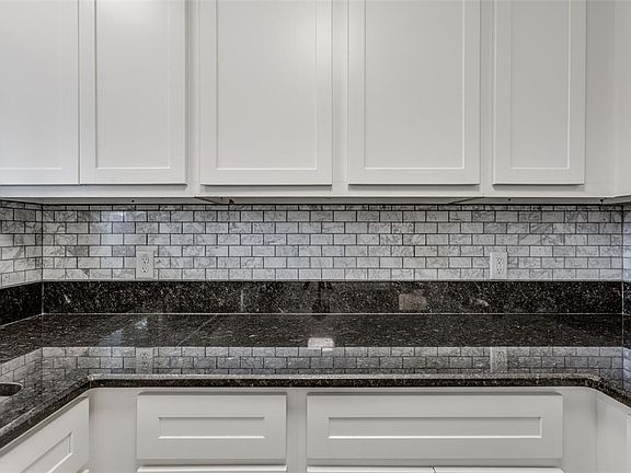 4th image of 2724 NW 48th St